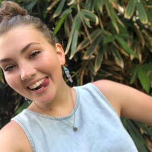 Meet your Posher, Savannah